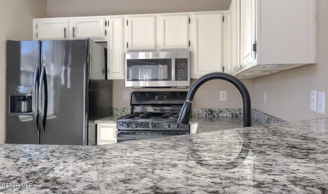 Building Photo - 12110 Sal Rasura Ct