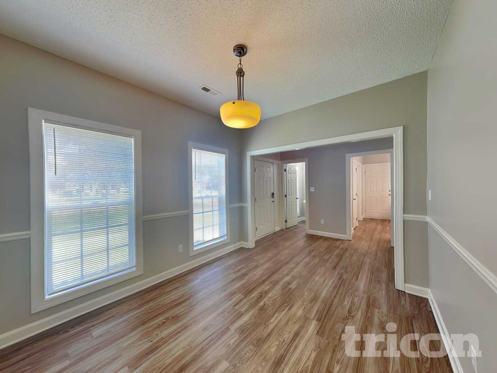 Building Photo - 2829 Rosemeade Dr