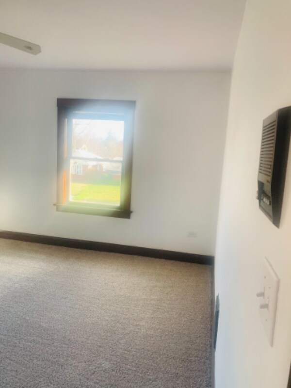 Building Photo - 3236 Schneider Rd
