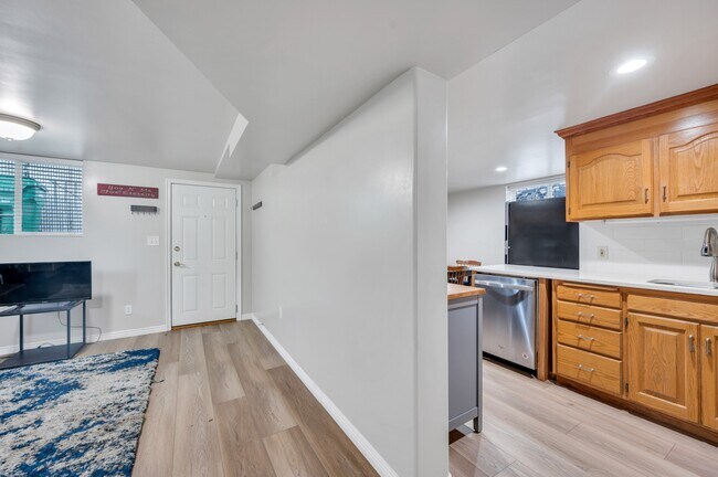 Building Photo - 29 2050 N