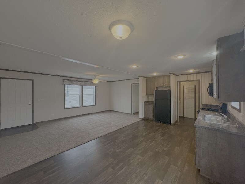 Building Photo - 249 Laurel Leah