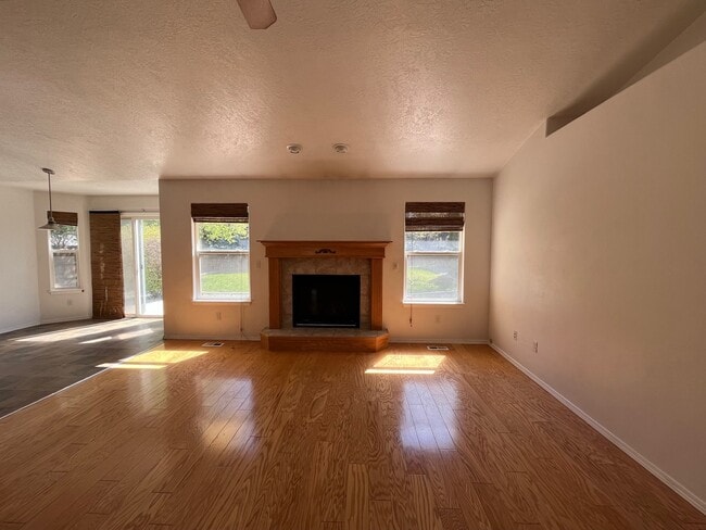 Building Photo - 11917 W Lewisburg Ct