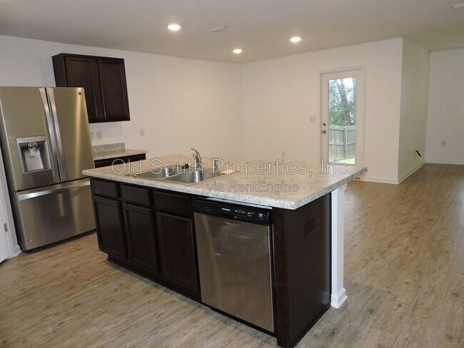 Building Photo - 5780 Blackhorse Cir