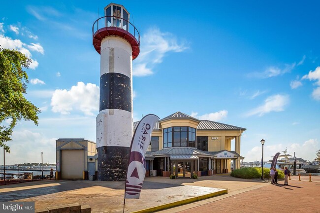 Building Photo - 2702 Lighthouse Point E