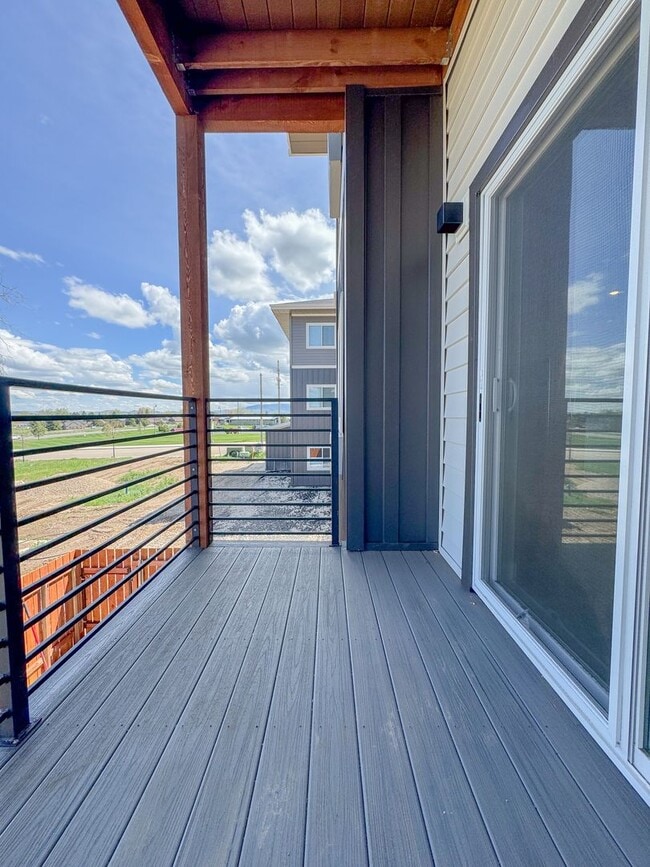 Building Photo - Pet Friendly 2 bed/ 2 bath unit at Soldier...