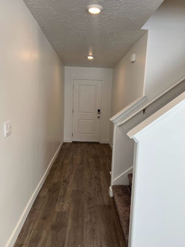 Building Photo - Just Reduced! Available Now! Old Sorrel To...