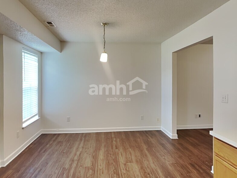 Building Photo - 4945 Hopewood Ln
