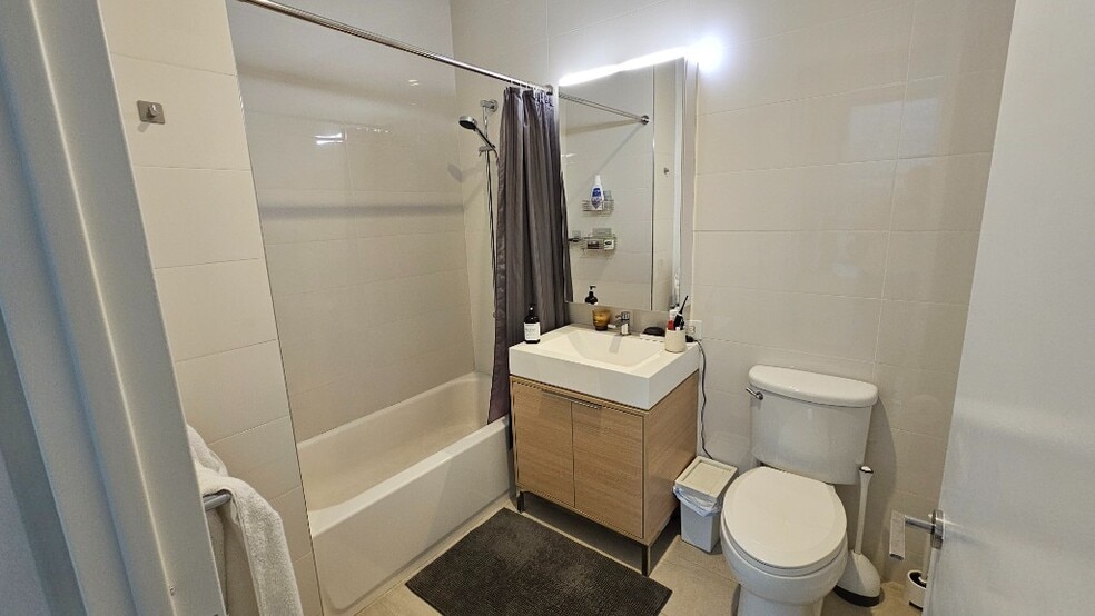 Building Photo - 15 Platt St