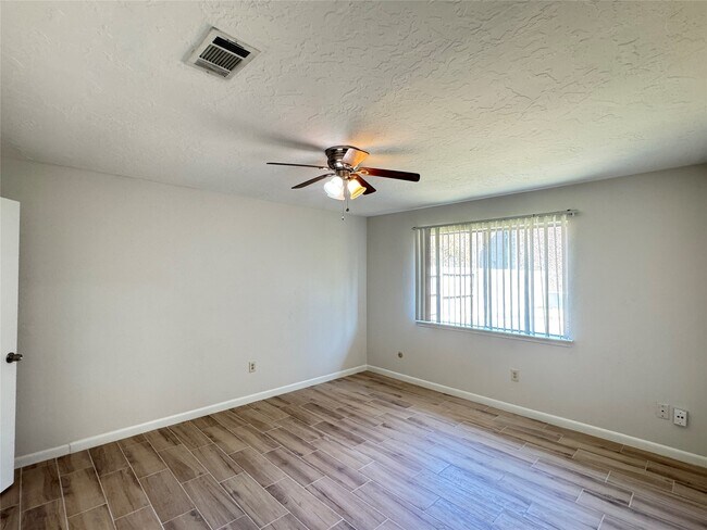 Building Photo - 10942 Beacave Bend Ct