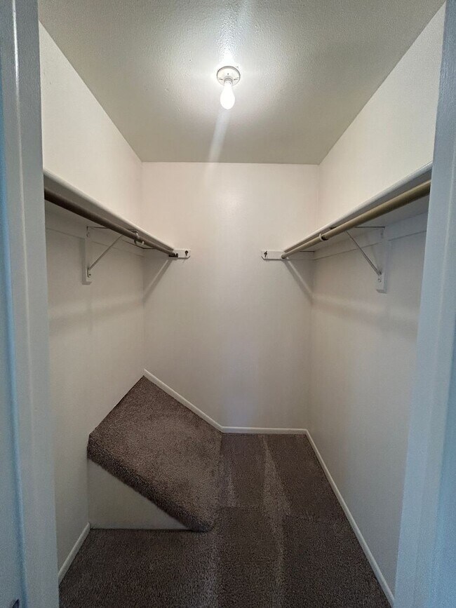 Building Photo - Two Bedroom Condo With One Car Garage Available For Rent In Longmont