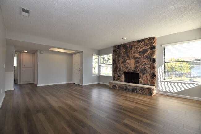 Building Photo - 67-67 Payne River Cir