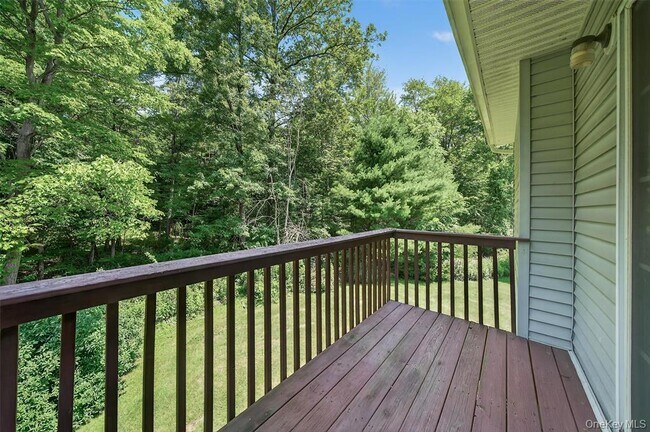 Building Photo - 226 Eagleton Dr