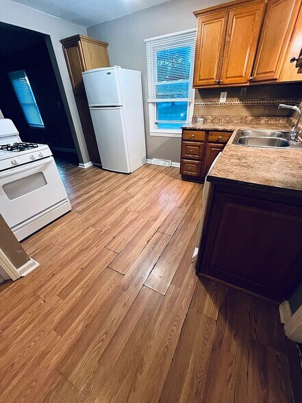 Building Photo - 22174 Donald Ave