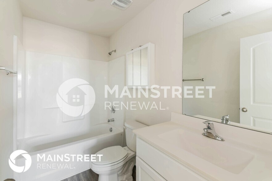 Building Photo - 308 Gourd St