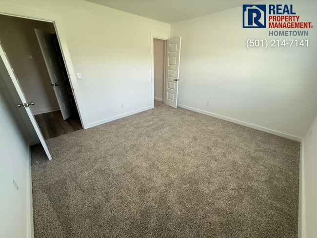 Building Photo - 108 E Fredonia Ct