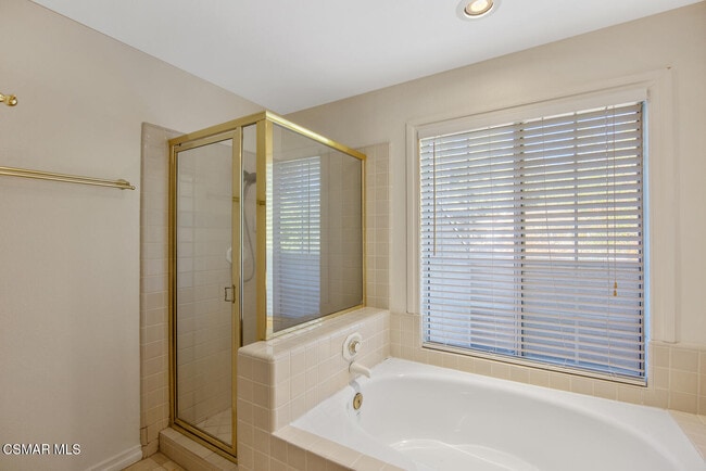 Building Photo - 5608 Roundtree Pl