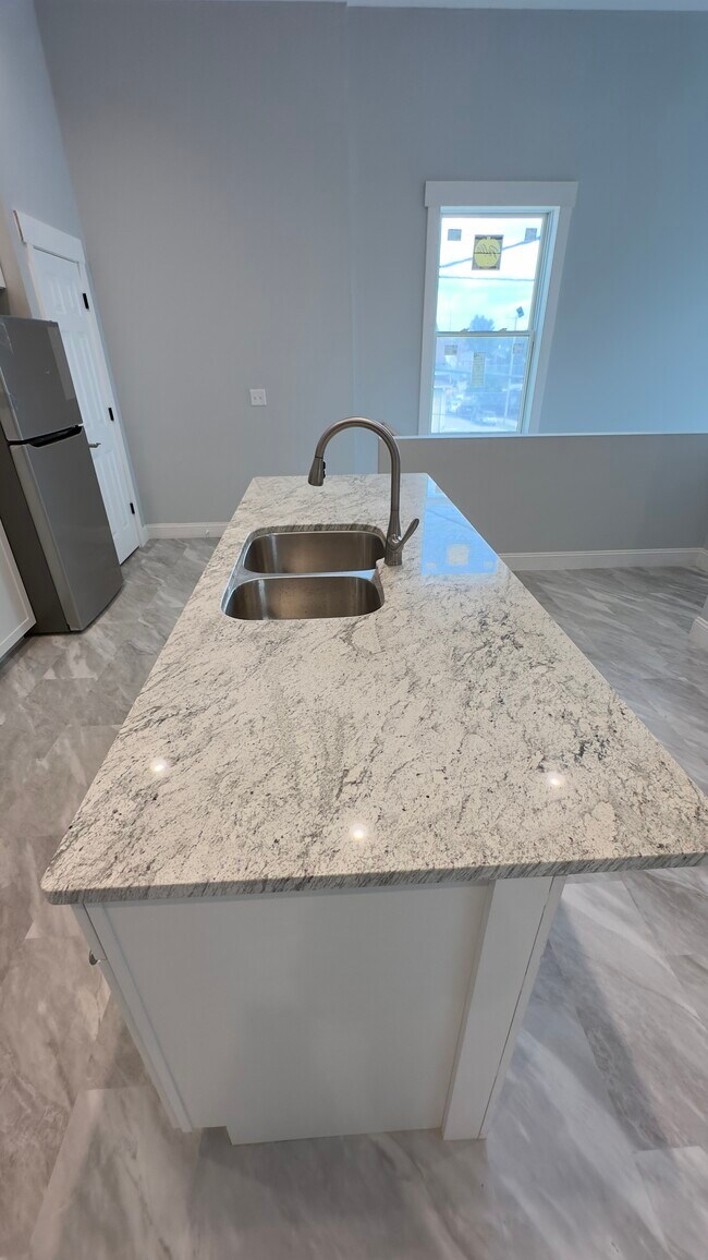 Building Photo - Downtown Rental Units