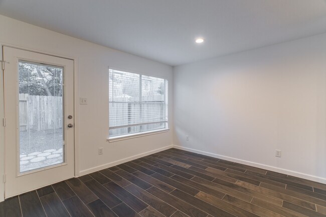 Building Photo - 226 Blushwood Pl