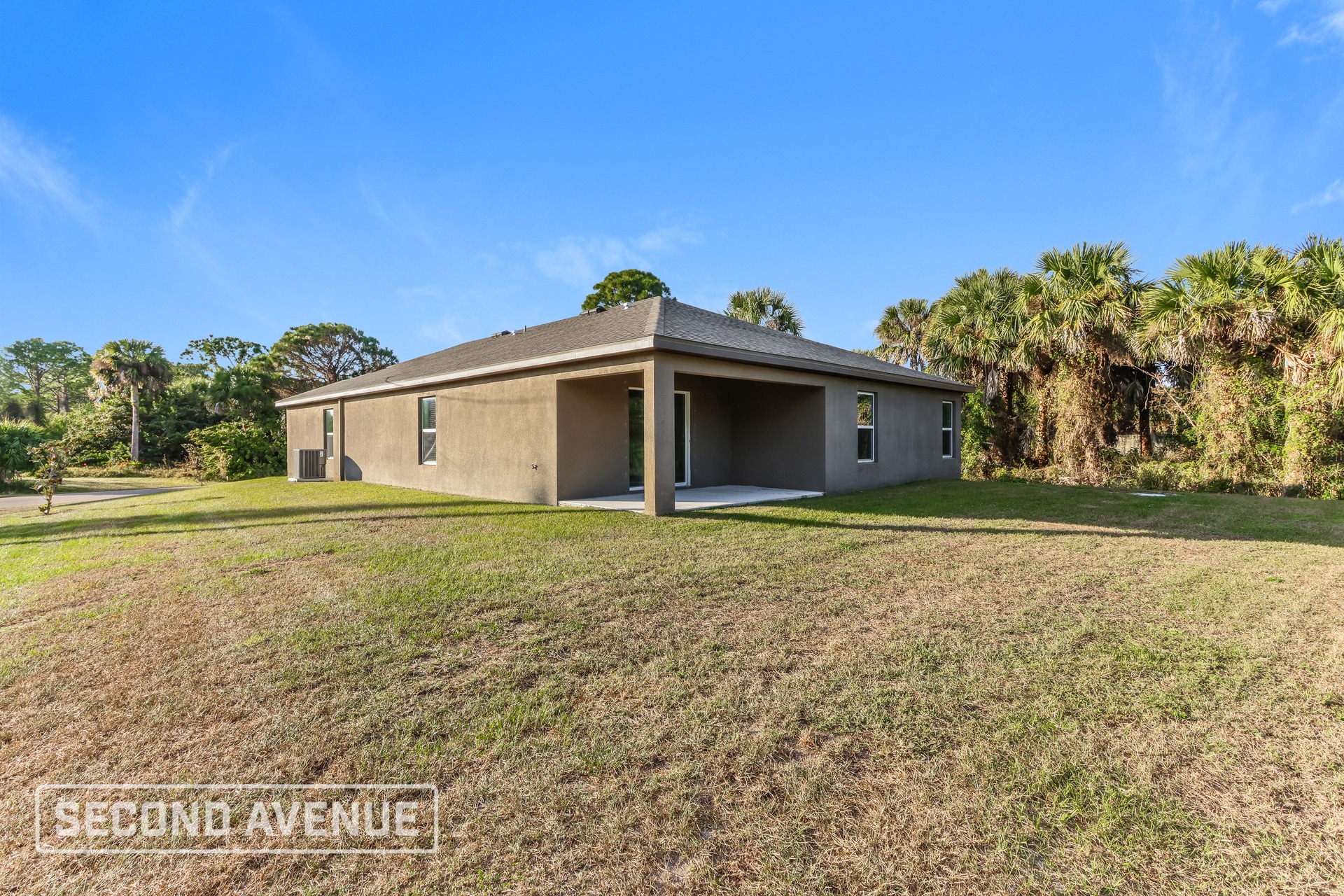 Building Photo - 3399 Lakeland Ave