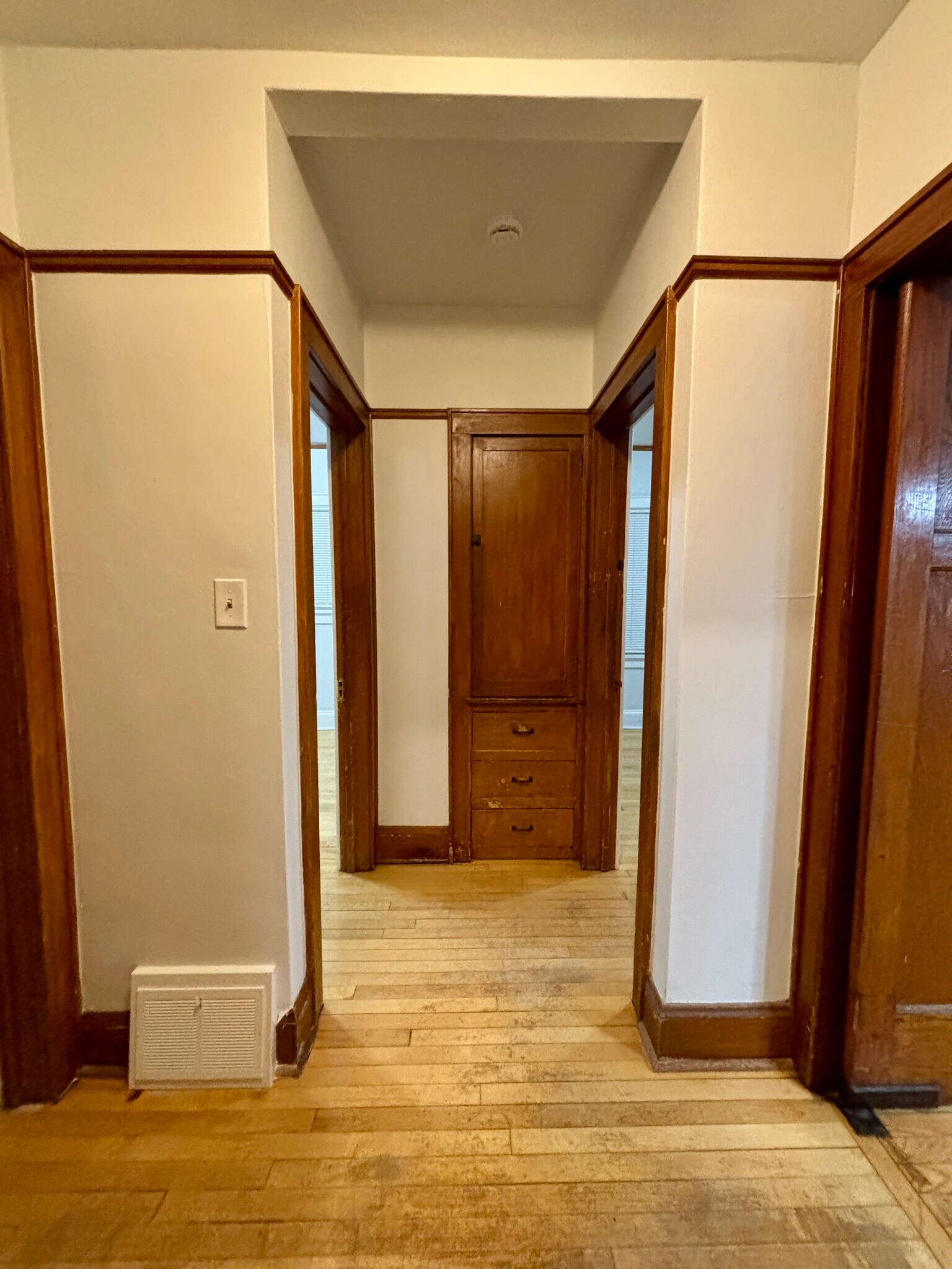 Building Photo - 5223 W Wisconsin Ave