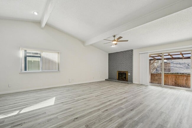 Building Photo - 9424 Singing Quail Dr