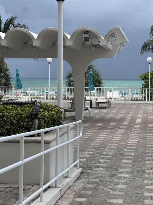 Building Photo - 5701 Collins Ave