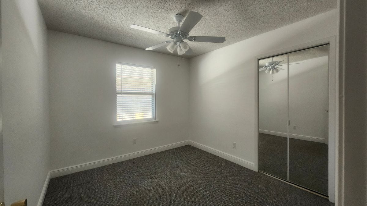Building Photo - 206 Canberra Ct