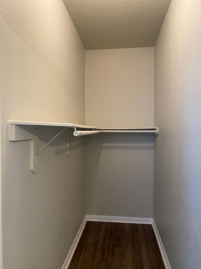 Building Photo - Charming 2 BR / 2 BA Beaumont home — updat...