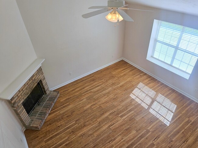 Building Photo - 431 Richview Park Cir E