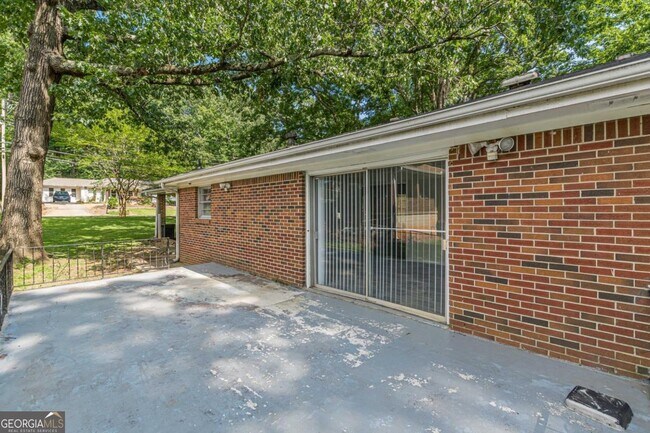Building Photo - 2416 Timber Ridge Ct