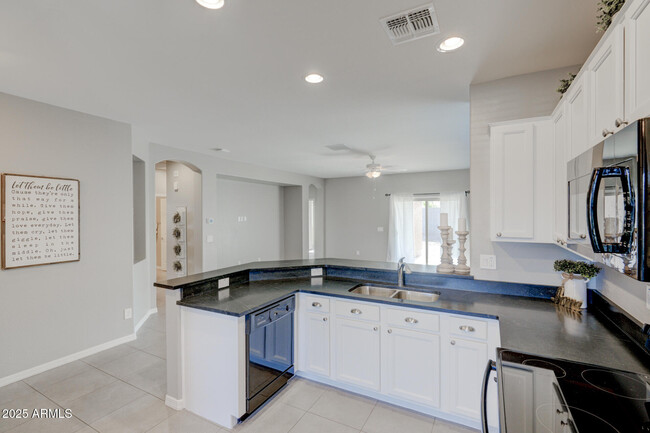 Building Photo - 42027 N Wollemi St