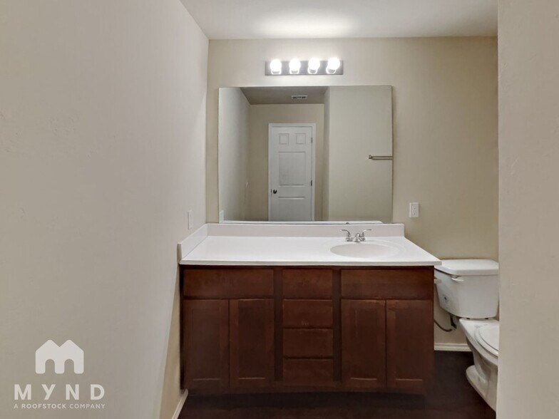 Building Photo - 9605 Jackrabbit Rd