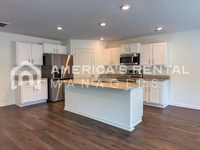 Building Photo - Move-in Special! Beautiful 5 Bed, 2 Bath h...