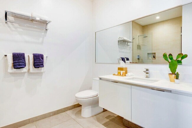 Building Photo - 777 N Ocean Dr