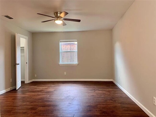 Building Photo - 8113 Chesham Dr