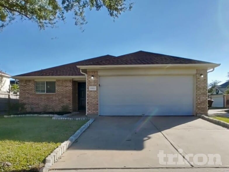 Primary Photo - 19111 Deep S Ct