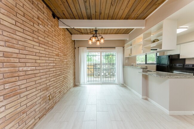 Building Photo - 3809 N Braeswood Blvd