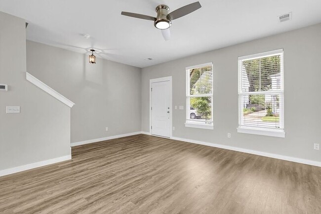 Building Photo - 146 Winding Branch Dr