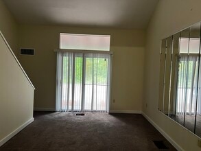 Building Photo - 4 Adams Cir