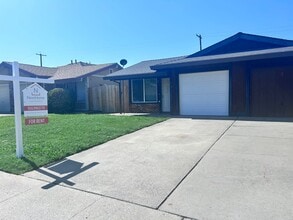 Building Photo - 9673-9675 Lake Natoma Drive