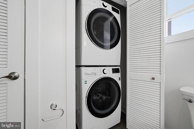 Building Photo - 3626 N 19th St