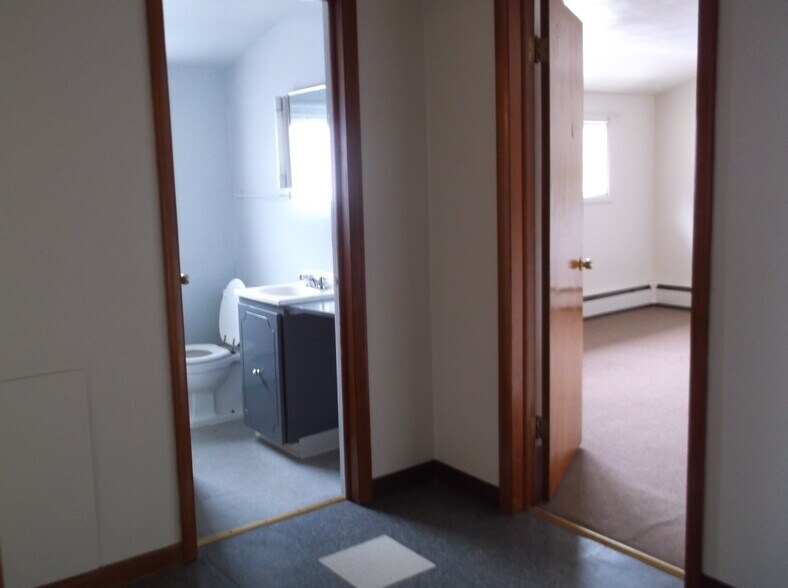 Building Photo - 3109 Hall St