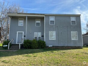 Building Photo - Bossier 2 Bed 1 Bath Townhome - Housing Ac...