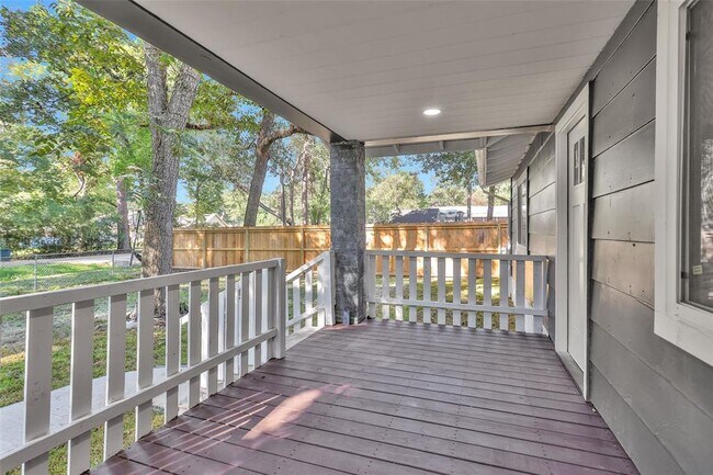 Building Photo - 26424 Leisure Ln