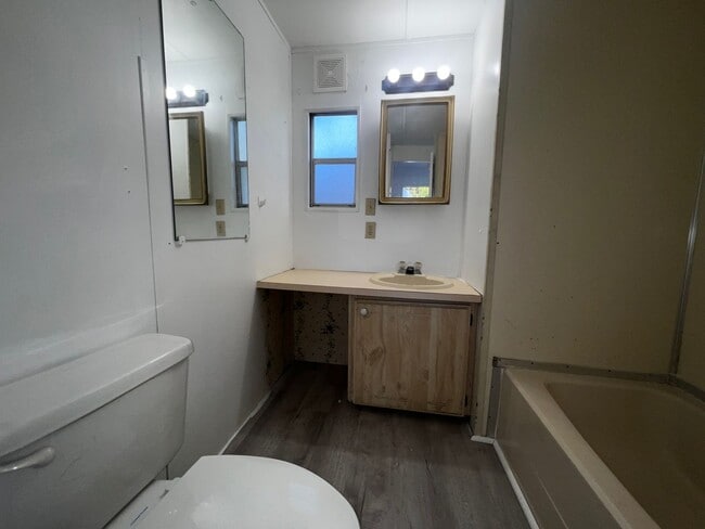 Building Photo - 1125 S Christiana Ave