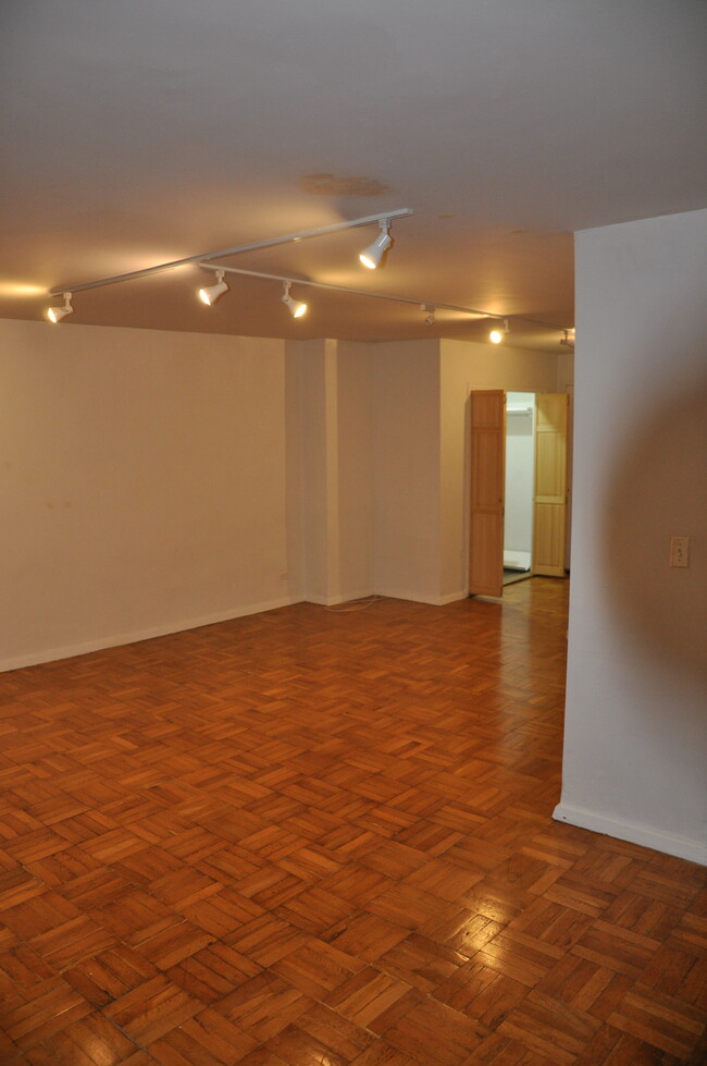 Junior 1-BR - Alcove Studio - 101 W 12th St