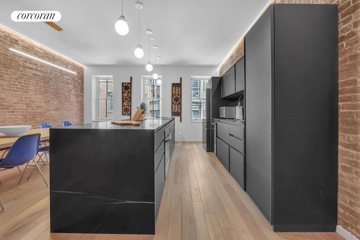 Building Photo - 18 Harrison St