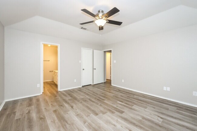 Building Photo - 10229 Winkler Dr