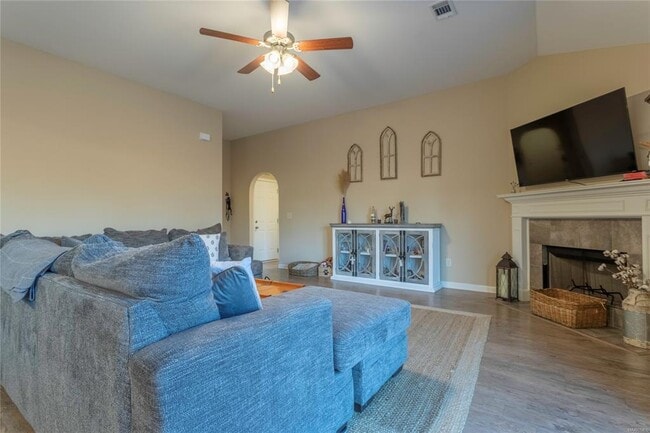 Building Photo - 820 Sunset Ct