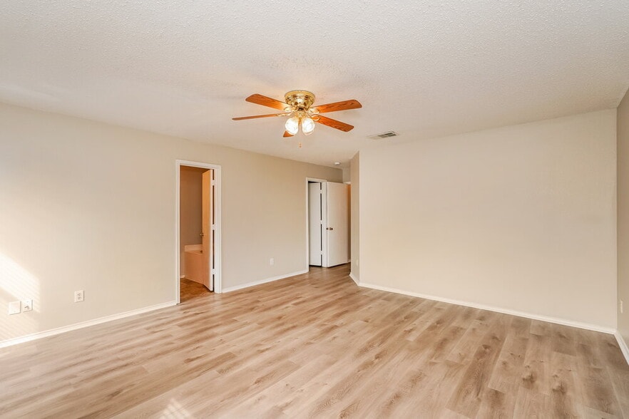 Building Photo - 541 Magdalen Ave